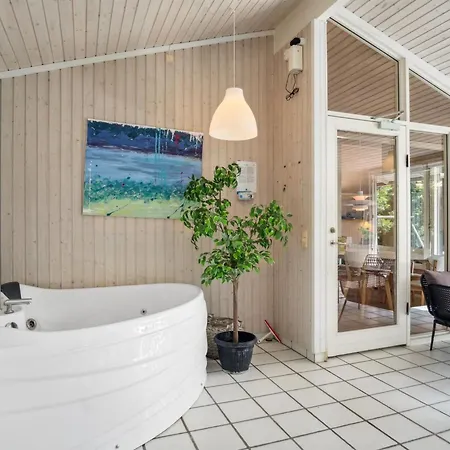 Isto - 250m From The Sea By Interhome Feriehus *